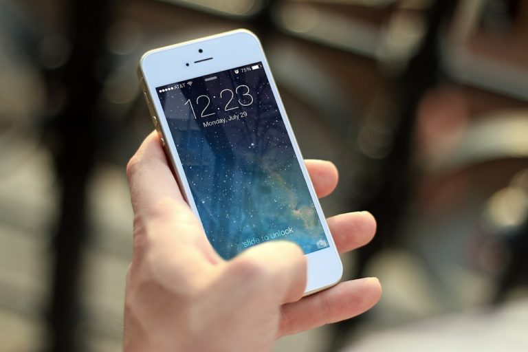 香港版iPhone GSMモデルはauで使えるか！？